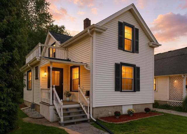 Property at 1123 12th Ave, Grafton, WI 53024, 3 beds, 1.5 baths