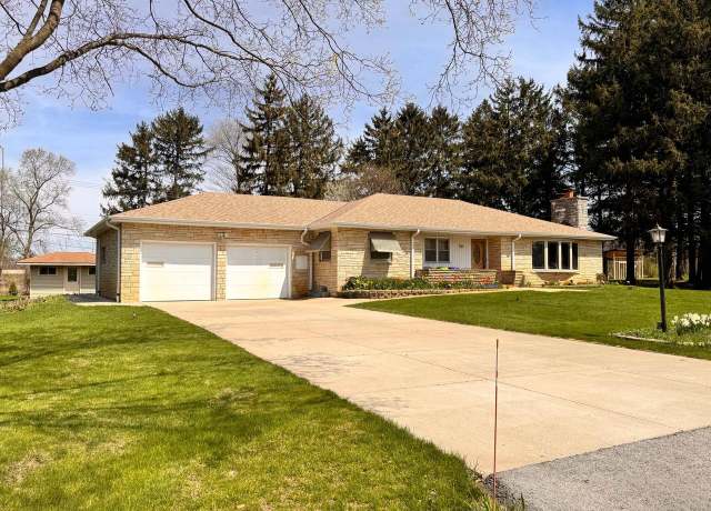 Property at 15060 Carpenter Rd, Brookfield, WI 53005, 3 beds, 3 baths