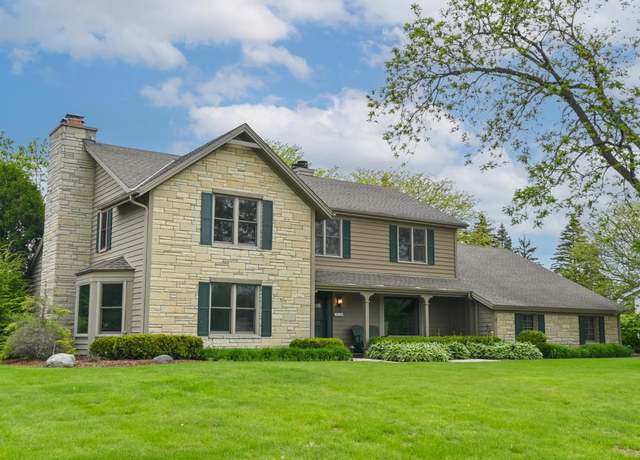 Property at 18140 Colline Vue Blvd, Brookfield, WI 53045, 4 beds, 3.5 baths