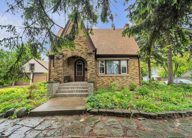 Property at 4000 21st St, Racine, WI 53405, 4 beds, 2.5 baths