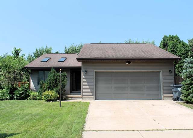 Property at 3218 29th Court South Ct, La Crosse, WI 54601, 2 beds, 2 baths