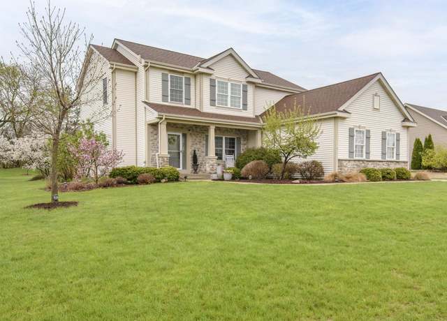 Property at 809 Pinehurst Dr, Mukwonago, WI 53149, 4 beds, 2.5 baths
