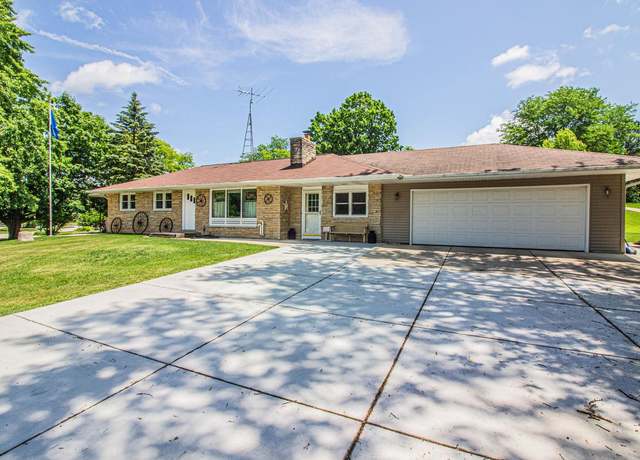 Property at W222N8150 Plainview Pkwy, Lisbon, WI 53089, 3 beds, 2 baths