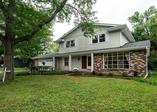 Property at 821 Buckingham Cir, Hartland, WI 53029, 4 beds, 2.5 baths