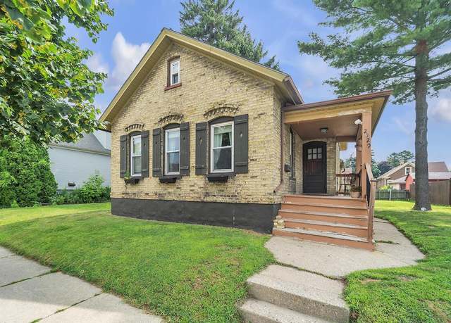 Property at 2029 N Wisconsin St, Racine, WI 53402, 2 beds, 1 bath