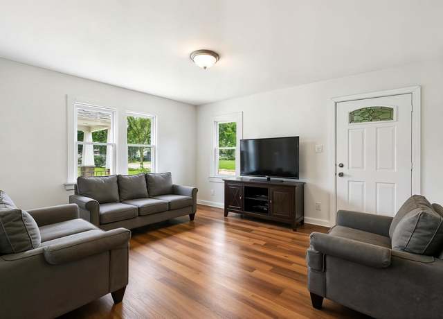 Property at 4314 N 48 St, Milwaukee, WI 53209, 3 beds, 1 bath