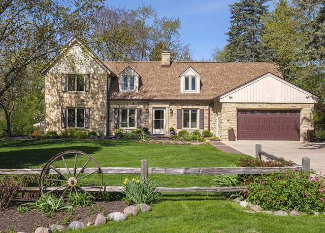 Property at 2545 N 131st St, Brookfield, WI 53005, 3 beds, 2.5 baths