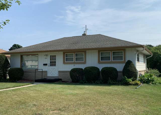 Property at 7425 W Honey Creek Dr, Milwaukee, WI 53219, 3 beds, 1.5 baths
