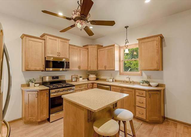 Property at 3632 S Ellen St, Saint Francis, WI 53235, 4 beds, 1 bath