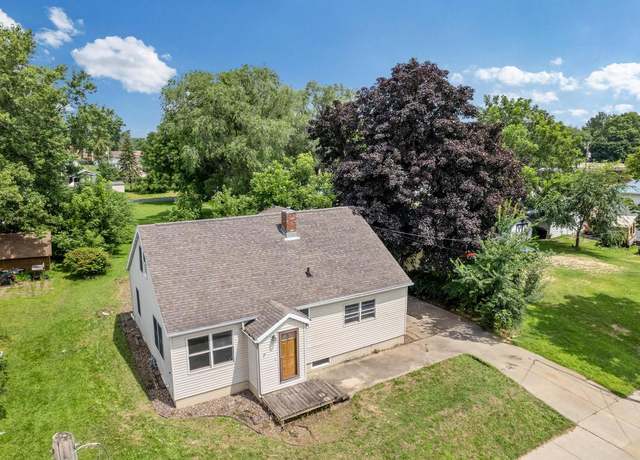 Property at 814 Central Ave, Sparta, WI 54656, 3 beds, 1 bath