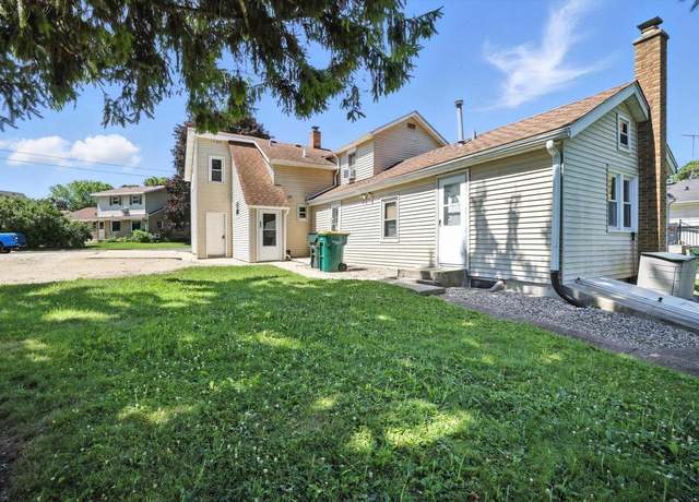 Property at 216 E Kilbourn Ave #220, West Bend, WI 53095, 2 beds, 2 baths