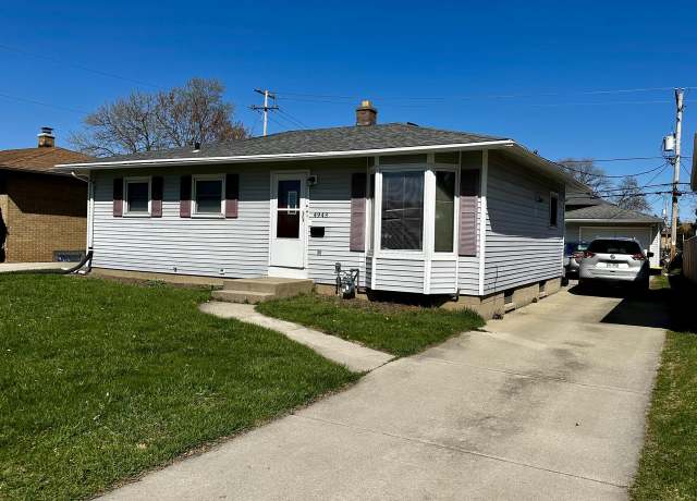Property at 4948 S 15th St, Milwaukee, WI 53221, 3 beds, 1.5 baths