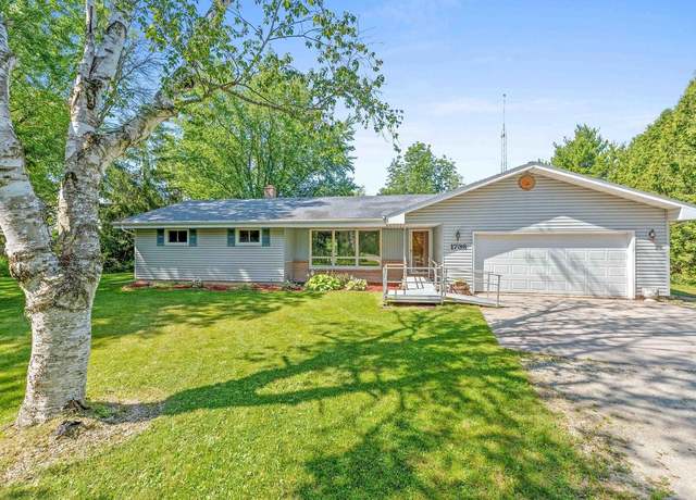 Property at 1736 Whitewater Dr, Manitowoc, WI 54220, 3 beds, 1.5 baths