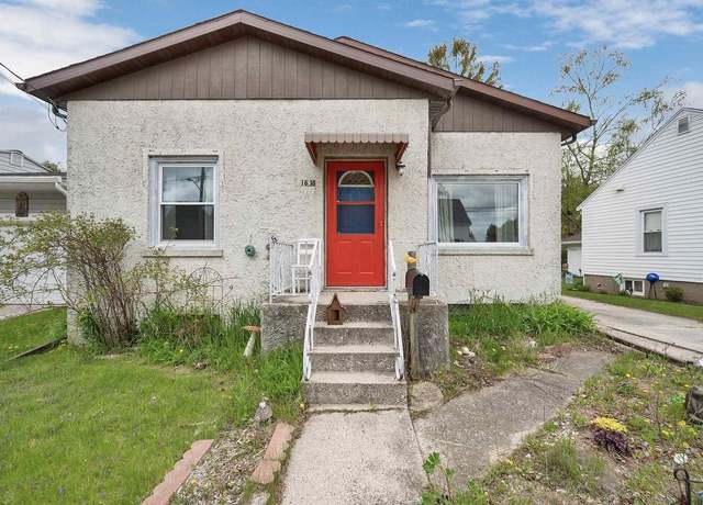 Property at 1618 Hawthorne Ave, Two Rivers, WI 54241, 2 beds, 1 bath