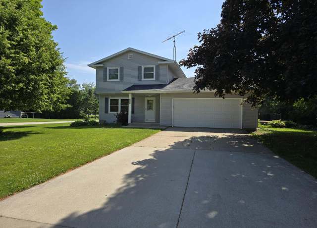 Property at 210 Woodside St, Rosendale, WI 54974, 3 beds, 1.5 baths