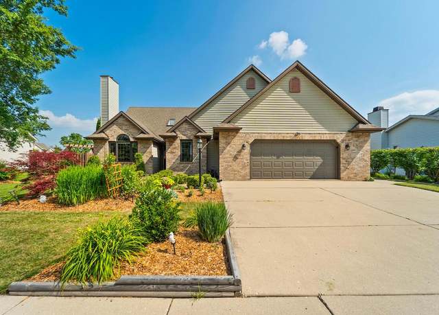 Property at 6616 82nd St, Kenosha, WI 53142, 3 beds, 3 baths