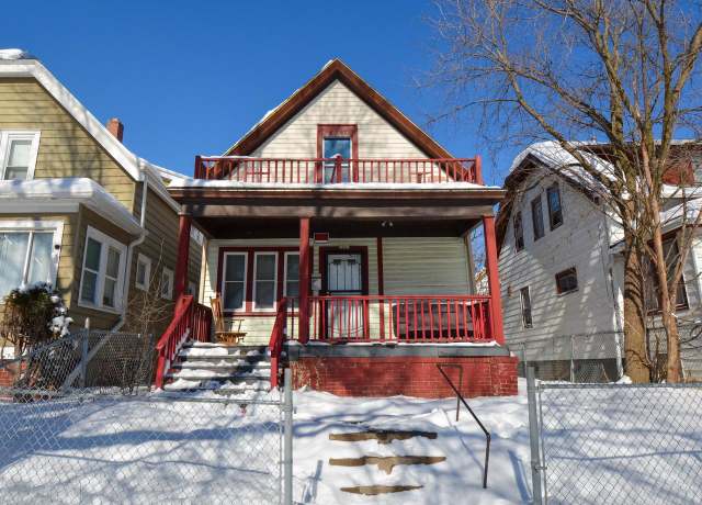 Property at 1006 W Nash St, Milwaukee, WI 53206, 4 beds, 1.5 baths