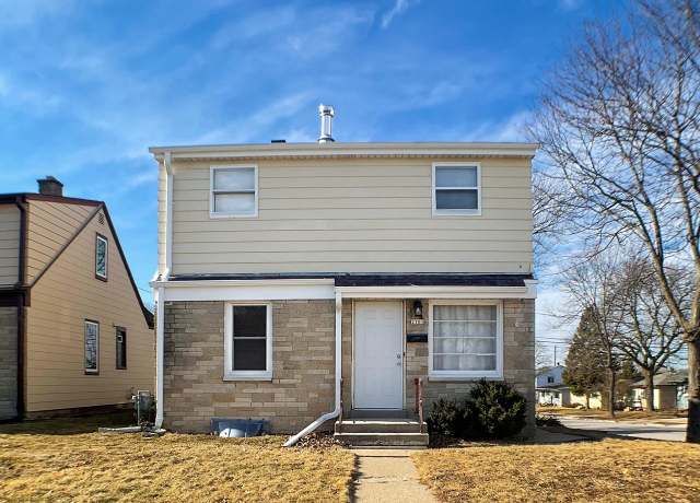 Property at 2101 S 98th St, West Allis, WI 53227, 5 beds, 1.5 baths