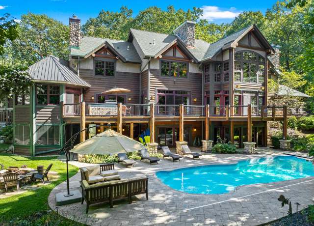 Property at W4469 S Lakeshore Dr, Lake Geneva, WI 53147, 4 beds, 5.5 baths