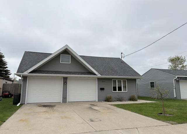 Property at 2309 9th Pl, Two Rivers, WI 54241, 1 bed, 2 baths