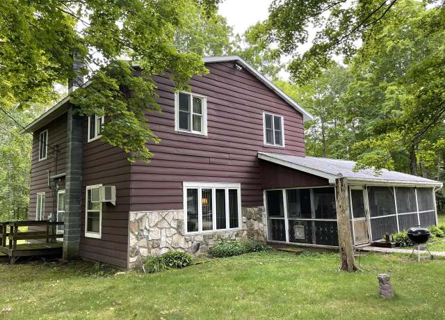 Property at 6860 Bay Shore Dr, Egg Harbor, WI 54209, 3 beds, 1.5 baths