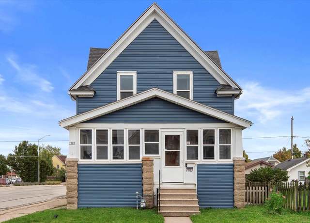 Property at 1702 S 71st St, West Allis, WI 53214, 4 beds, 1 bath