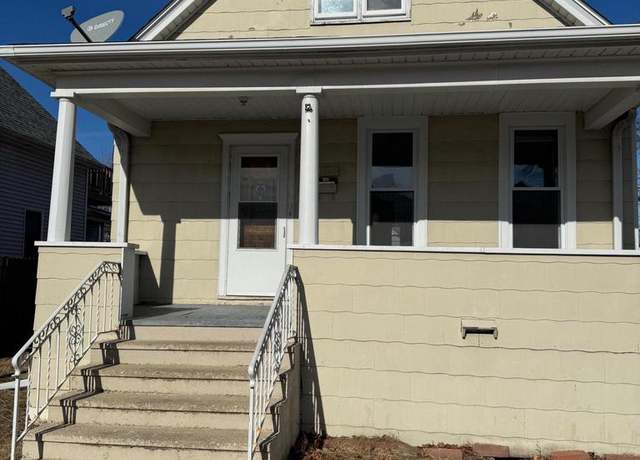 Property at 1820 54th St, Kenosha, WI 53140, 4 beds, 1 bath