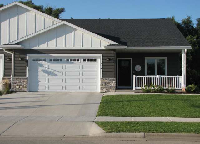 Property at 219 Rivers Dr, Holmen, WI 54636, 3 beds, 3 baths