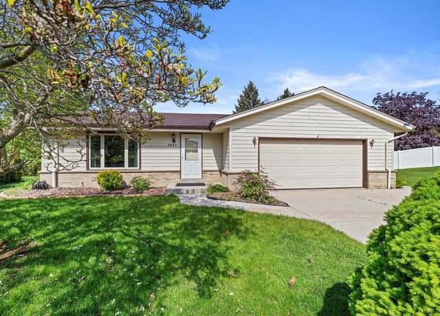 Property at 1517 Merry Ct, Port Washington, WI 53074, 3 beds, 1.5 baths