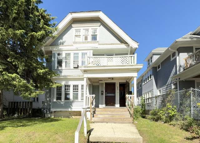 Property at 2661 N 39th St #2663, Milwaukee, WI 53210, 4 beds, 2 baths