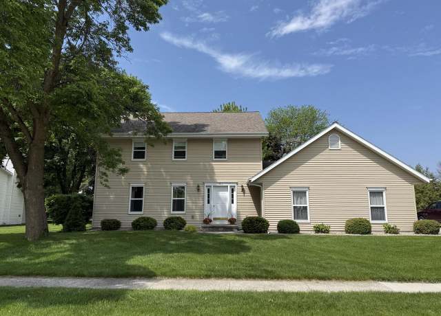 Property at 3511 Barkwood Ln, Manitowoc, WI 54220, 4 beds, 2.5 baths