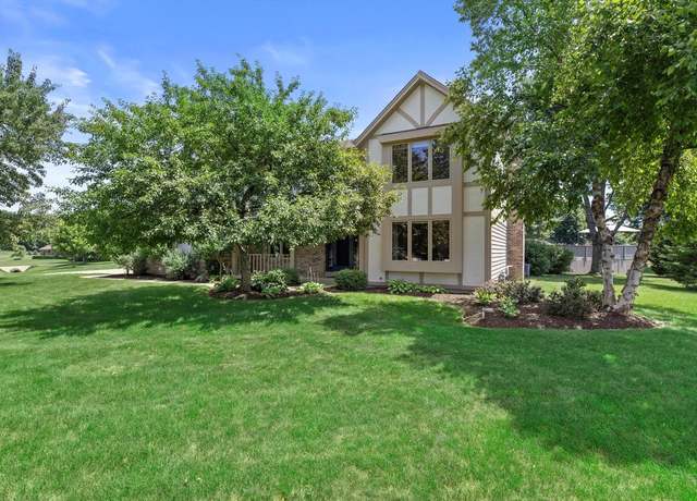 Property at W280N6970 Huntington St, Hartland, WI 53029, 5 beds, 2.5 baths