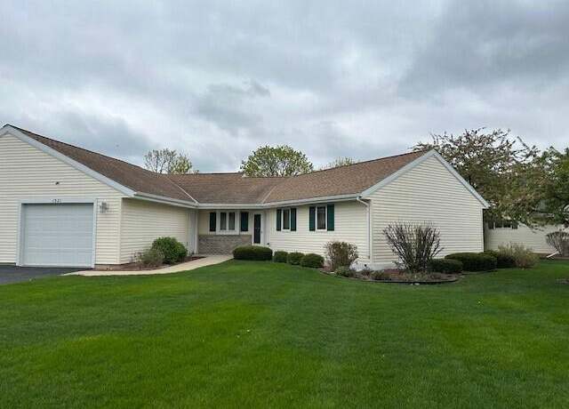 Property at 1521 Raveen St, Fort Atkinson, WI 53538, 2 beds, 2 baths