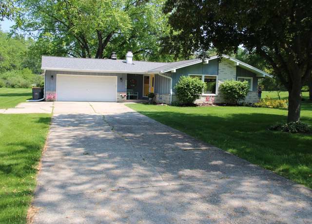 Property at 11762 N Ridgeway Ave, Mequon, WI 53097, 3 beds, 2 baths