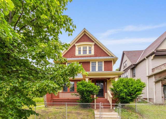 Property at 2647 N 21st St, Milwaukee, WI 53206, 5 beds, 1.5 baths