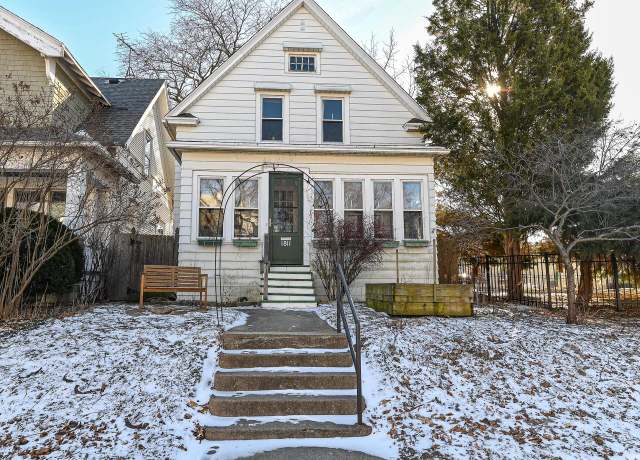 Property at 1811 E Estes St, Milwaukee, WI 53207, 4 beds, 1 bath