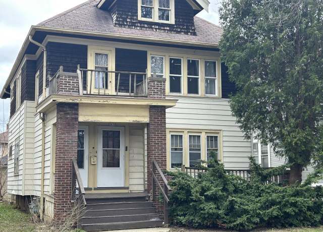 Property at 2638 N 47th St #2640, Milwaukee, WI 53210, 4 beds, 2 baths