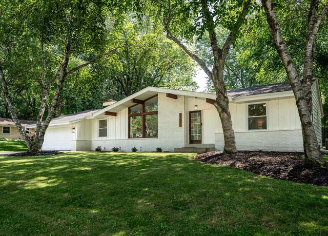 Property at 21595 Doneswood Dr, Waukesha, WI 53186, 3 beds, 1.5 baths