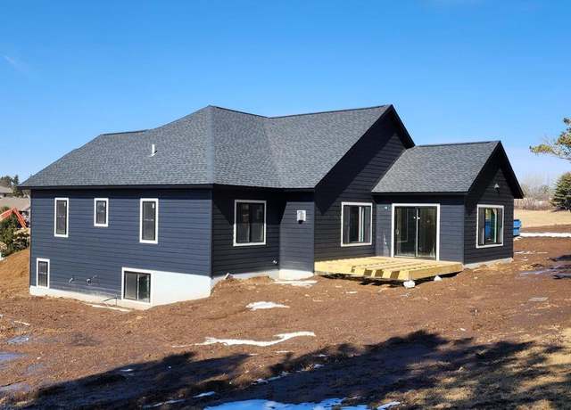 Property at 1129 16th Fairway Dr, Viroqua, WI 54665, 4 beds, 3 baths