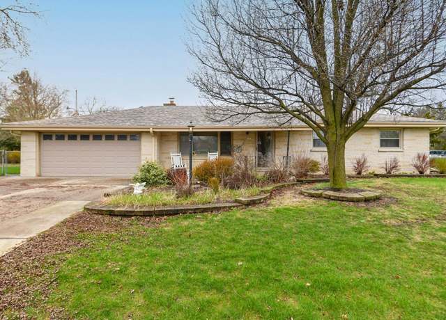 Property at 8181 S Woodridge Dr, Oak Creek, WI 53154, 3 beds, 1.5 baths