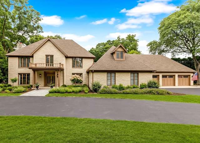Property at 2370 Woodmoor Ln, Brookfield, WI 53045, 4 beds, 5 baths