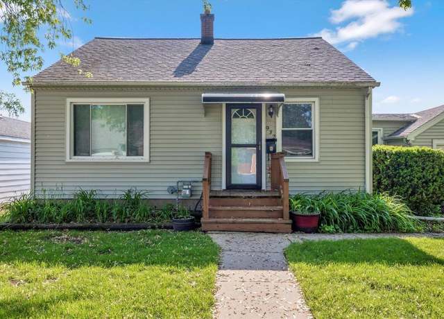 Property at 932 S 86th St, West Allis, WI 53214, 3 beds, 1 bath