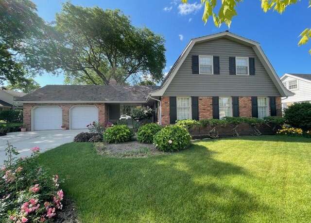 Property at 4310 Harrison Rd, Kenosha, WI 53142, 3 beds, 2.5 baths
