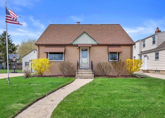Property at 2714 22nd Ave, Kenosha, WI 53140, 3 beds, 1 bath