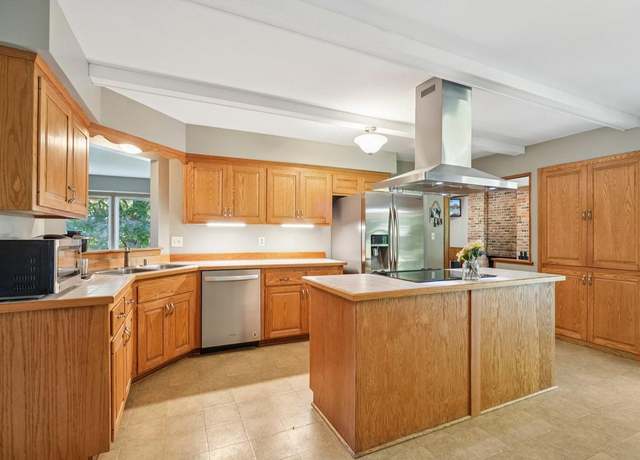 Property at 12460 W Crawford Dr, New Berlin, WI 53151, 3 beds, 2 baths