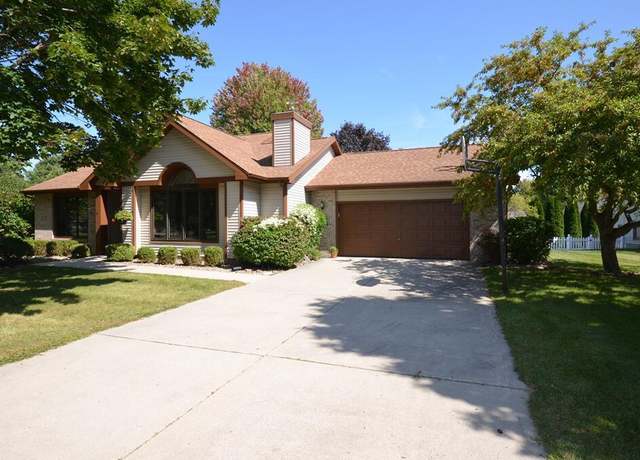 Property at 331 Indian Mound Pkwy, Whitewater, WI 53190, 3 beds, 3 baths