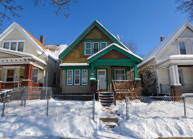 Property at 3252 N 29th St, Milwaukee, WI 53216, 5 beds, 2 baths