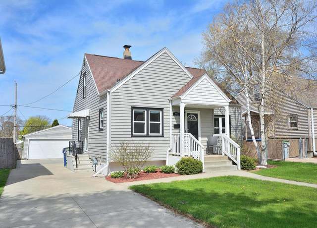 Property at 4427 S Pine Ave, Milwaukee, WI 53207, 3 beds, 2 baths