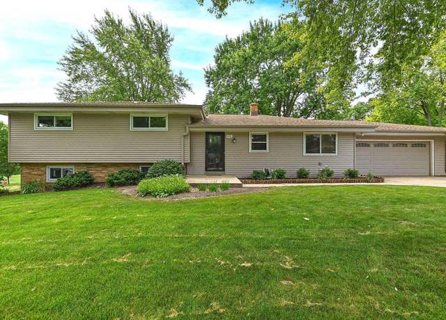 Property at 3025 Smith Dr, Brookfield, WI 53005, 4 beds, 2 baths