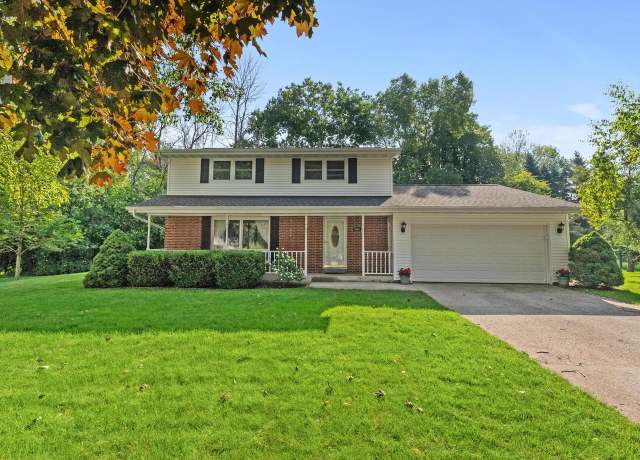 Property at 3003 Stokes Ln, Manitowoc, WI 54220, 4 beds, 1.5 baths